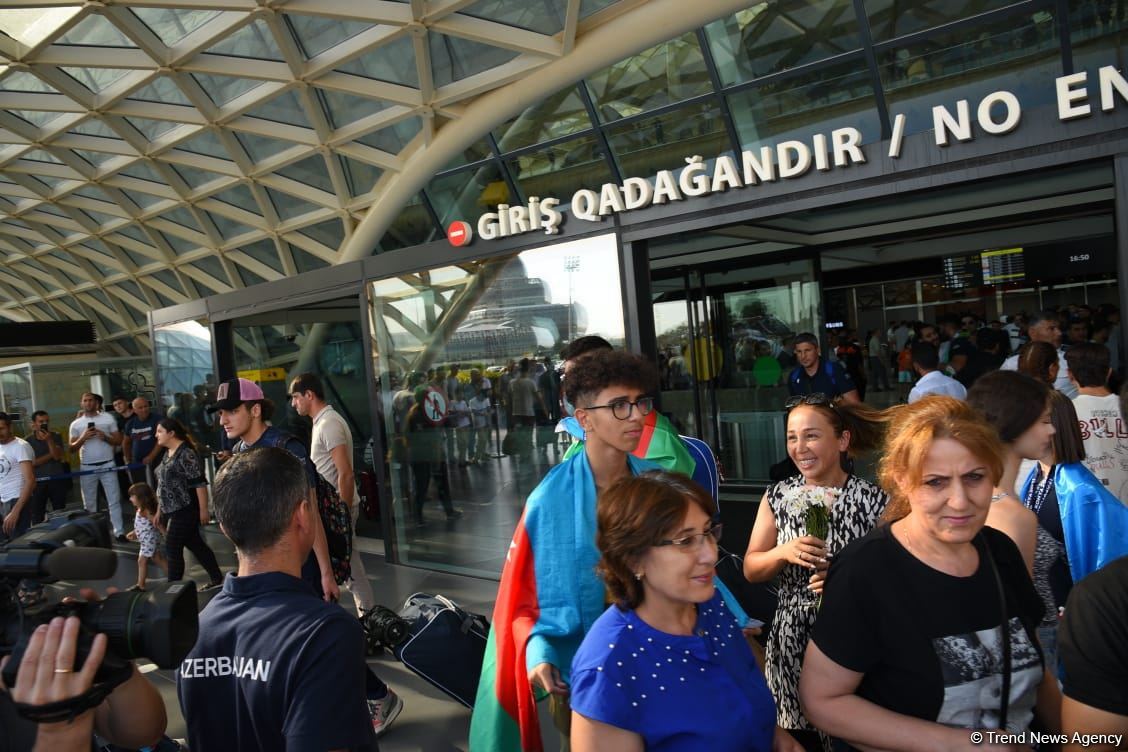 İslamiadada iştirak edən Azərbaycan idmançıları vətənə qayıdıblar (FOTO/VİDEO)