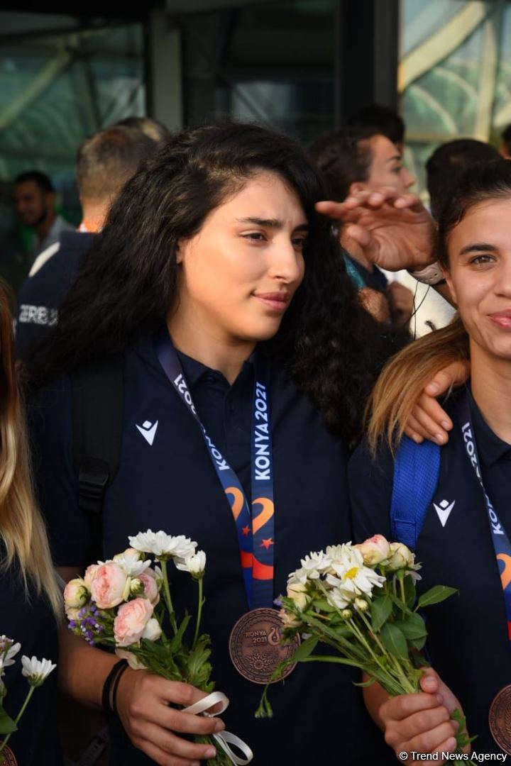 İslamiadada iştirak edən Azərbaycan idmançıları vətənə qayıdıblar (FOTO/VİDEO)