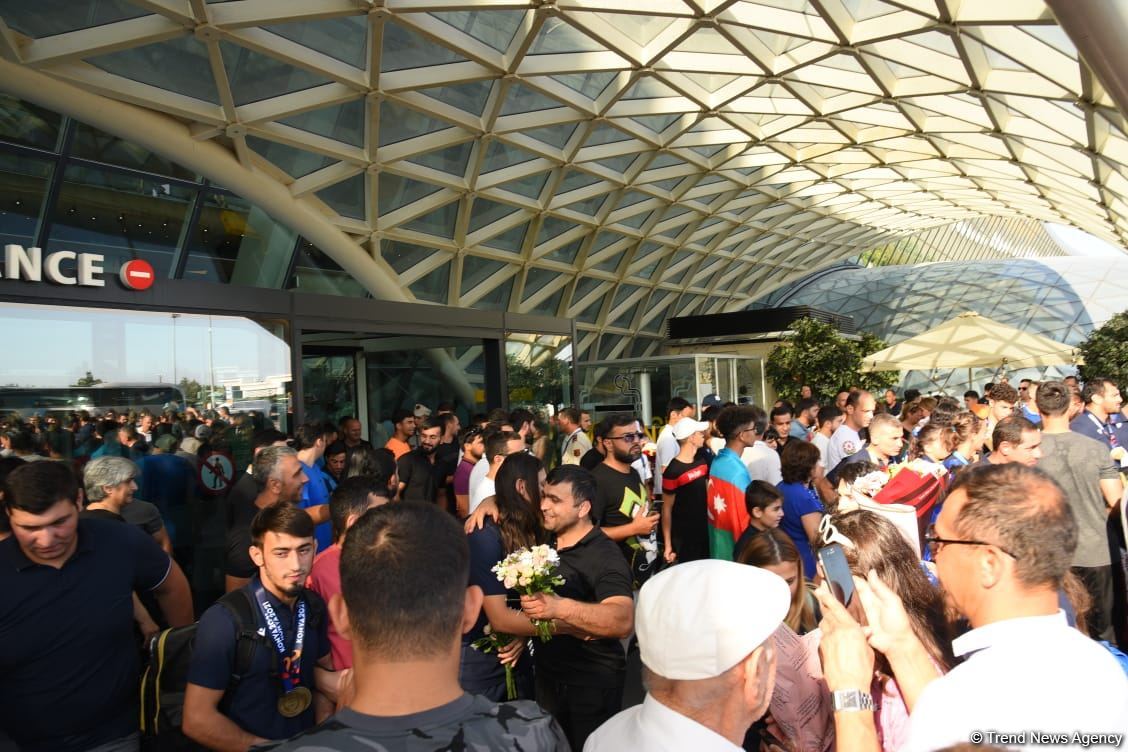 İslamiadada iştirak edən Azərbaycan idmançıları vətənə qayıdıblar (FOTO/VİDEO)