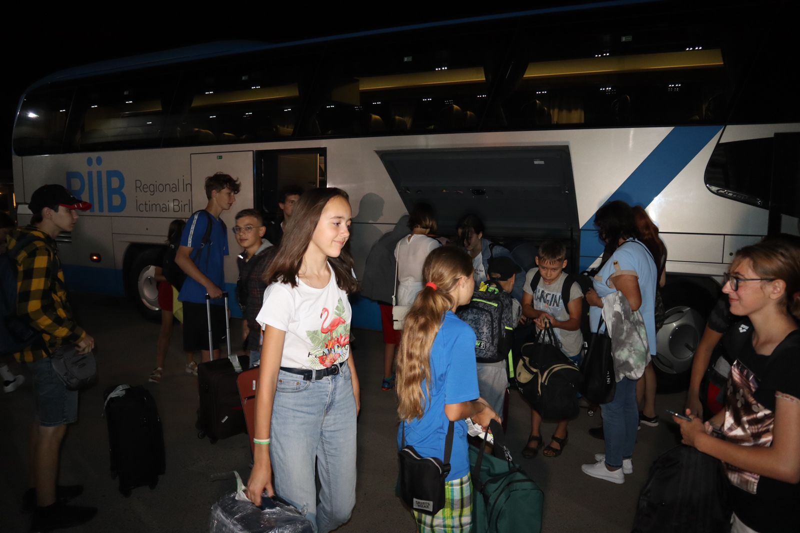 Ukraynadakı vəziyyətlə əlaqədar bir qrup uşaq Bakıda reabilitasiya keçəcək (FOTO)
