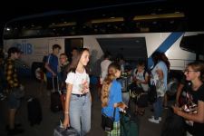 Ukraynadakı vəziyyətlə əlaqədar bir qrup uşaq Bakıda reabilitasiya keçəcək (FOTO)