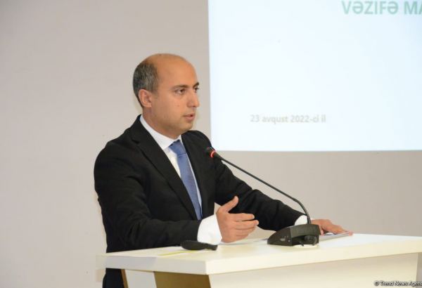 Emin Əmrullayev səsyazısı yayılan direktorların bir məktəbdən digərinə yerdəyişməsi məsələsinə aydınlıq gətirib