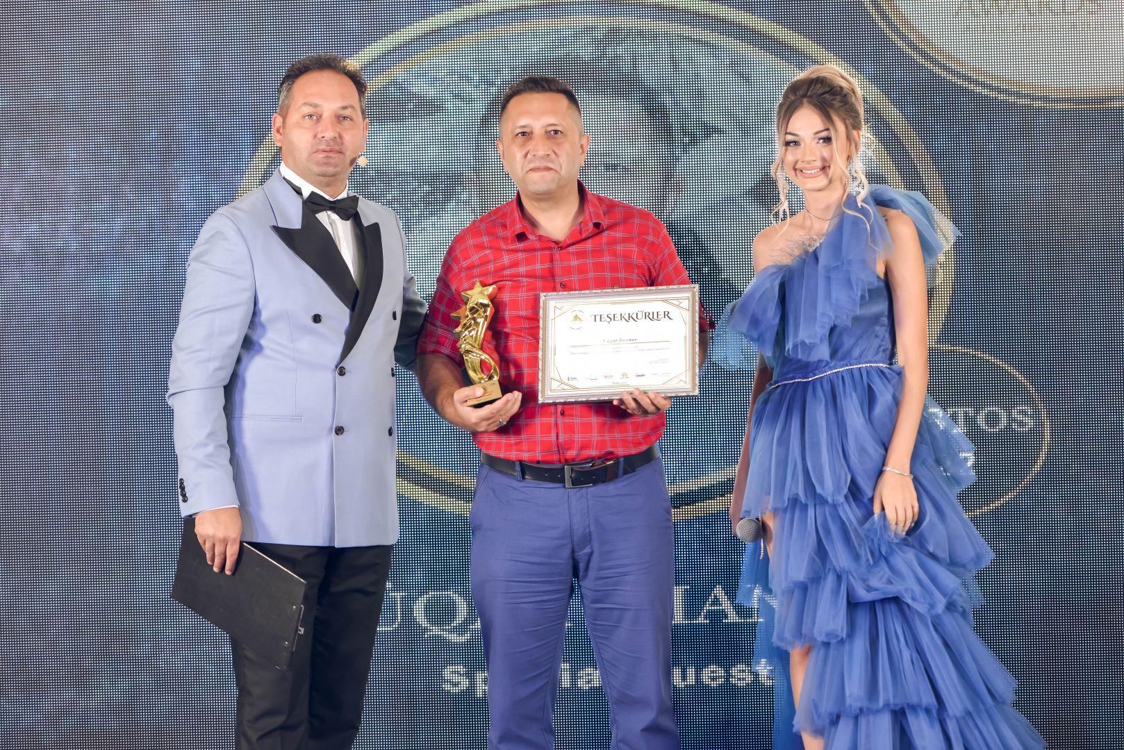 Bakıda ilk dəfə "Altın Zirvə 2022" mükafatı öz sahiblərinə təqdim olunub (FOTO)