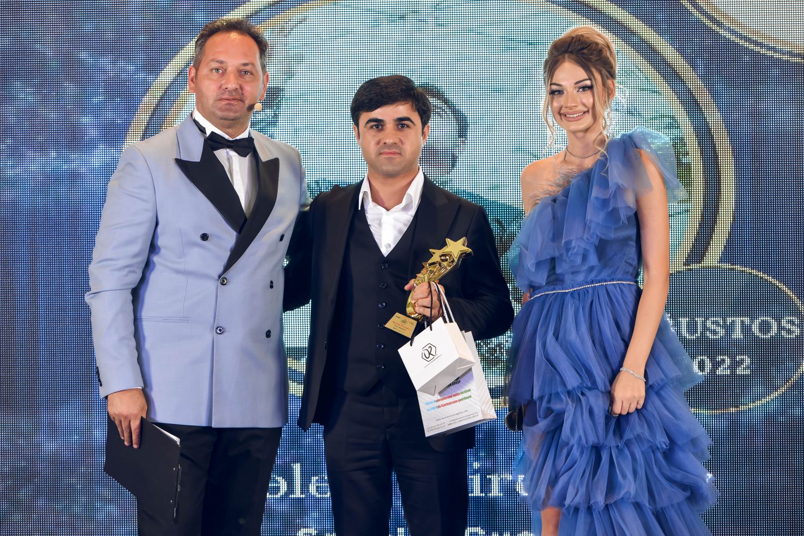 Bakıda ilk dəfə "Altın Zirvə 2022" mükafatı öz sahiblərinə təqdim olunub (FOTO)