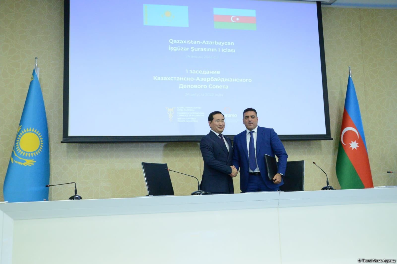 Qazaxıstan-Azərbaycan işgüzar şurasının iclasında sənədlər imzalanıb (FOTO)