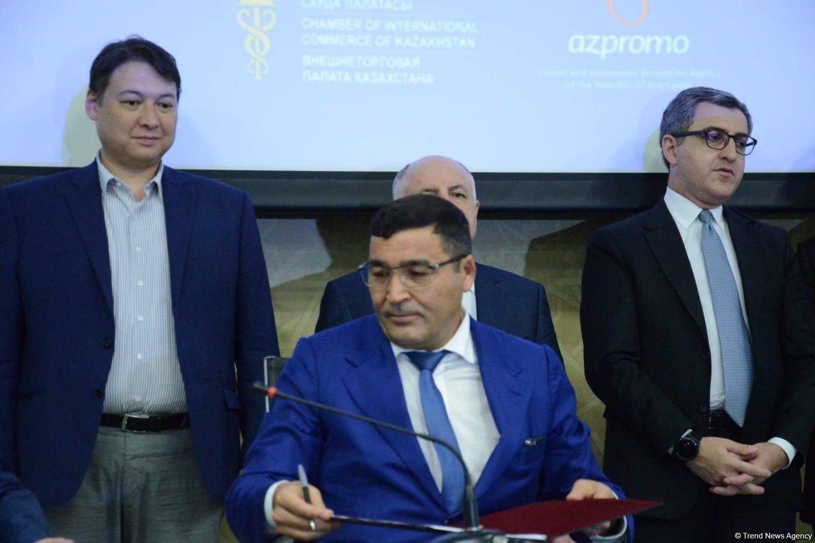 Qazaxıstan-Azərbaycan işgüzar şurasının iclasında sənədlər imzalanıb (FOTO)