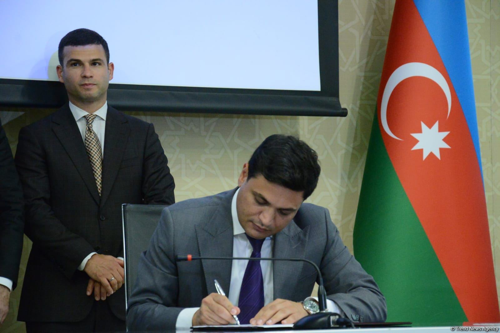 Qazaxıstan-Azərbaycan işgüzar şurasının iclasında sənədlər imzalanıb (FOTO)