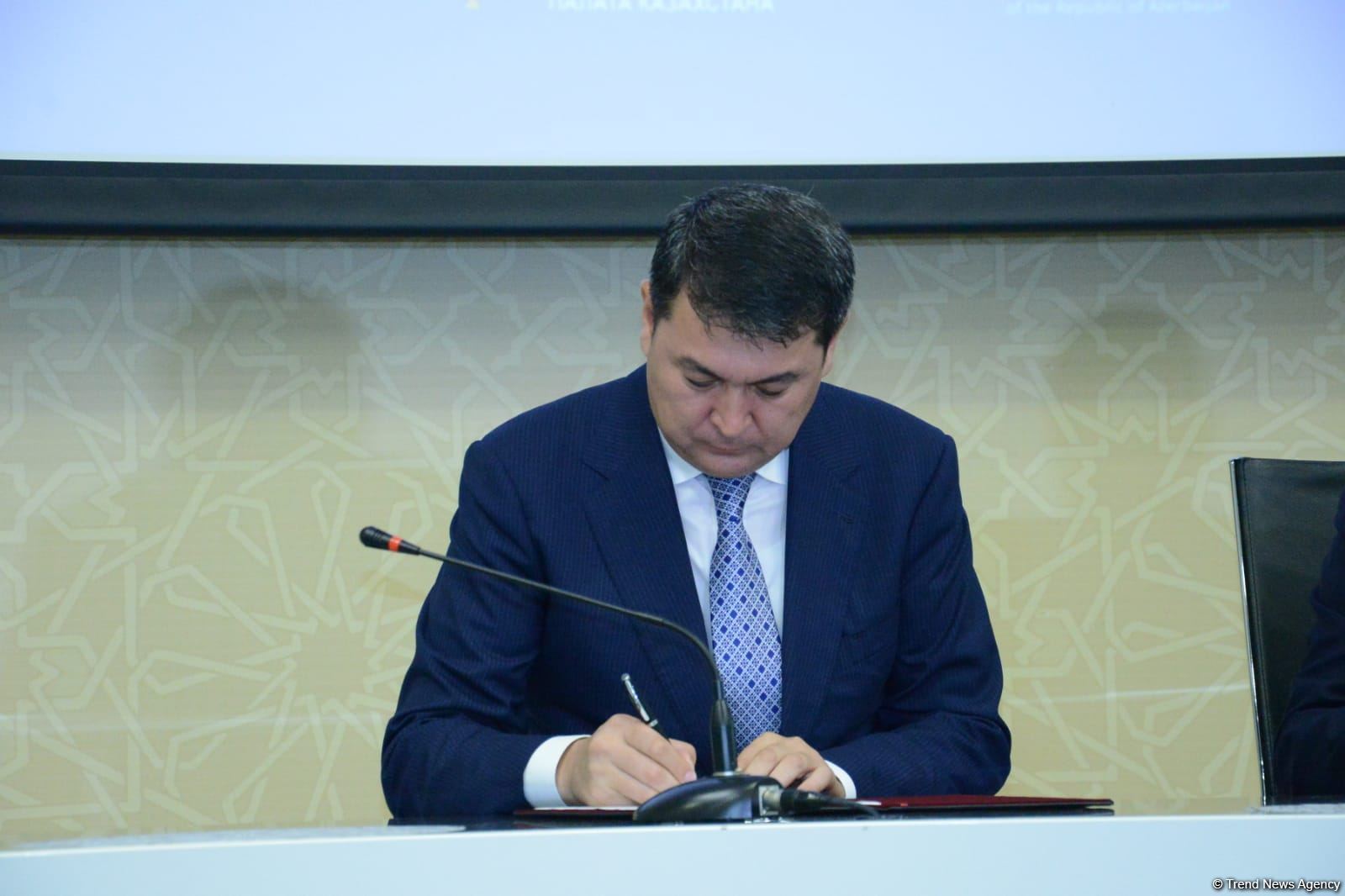 Qazaxıstan-Azərbaycan işgüzar şurasının iclasında sənədlər imzalanıb (FOTO)
