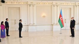 Prezident İlham Əliyev Tailandın Azərbaycanda yeni təyin olunan səfirinin etimadnaməsini qəbul edib (FOTO) (YENİLƏNİB)
