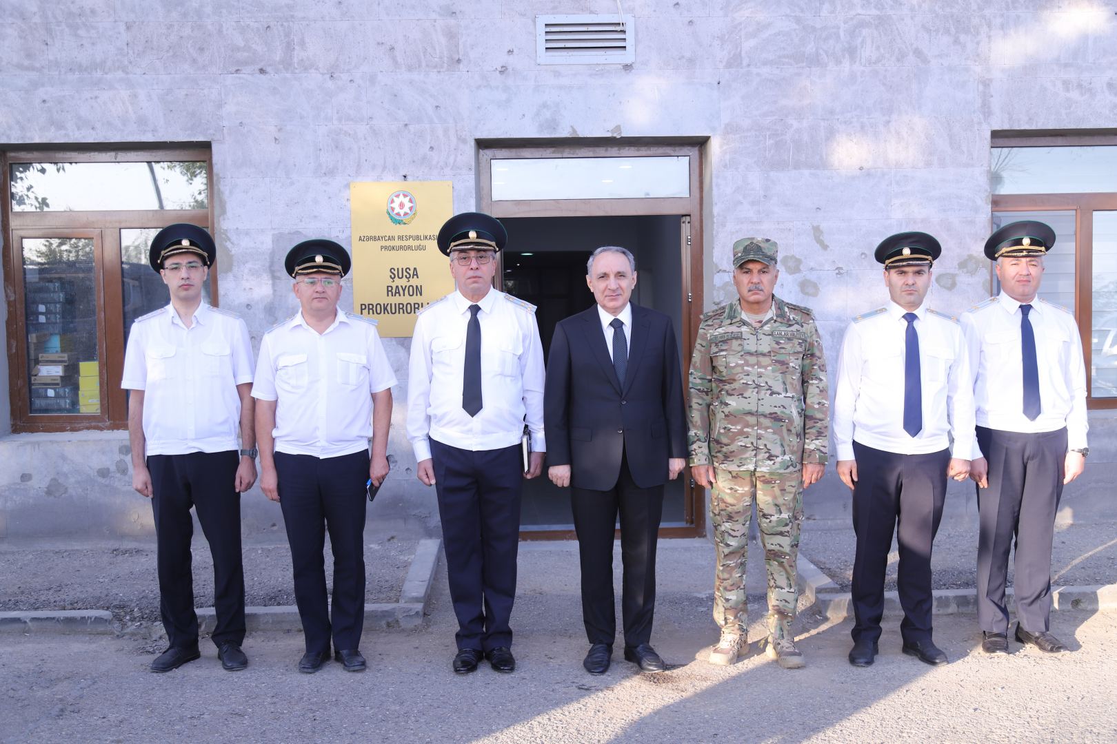 Baş prokuror azad olunan ərazilərdəki prokurorluqlarda olub (FOTO)