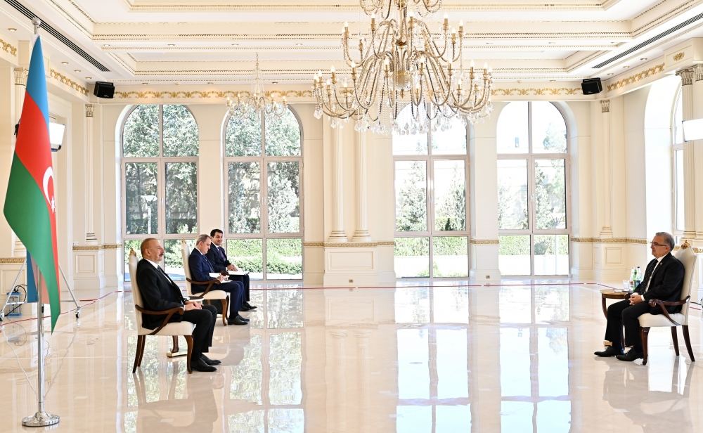 Prezident İlham Əliyev Dominikanın Azərbaycanda yeni təyin olunan səfirinin etimadnaməsini qəbul edib (FOTO) (YENİLƏNİB)