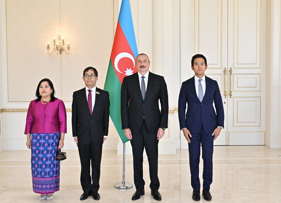 Prezident İlham Əliyev Tailandın Azərbaycanda yeni təyin olunan səfirinin etimadnaməsini qəbul edib (FOTO) (YENİLƏNİB)