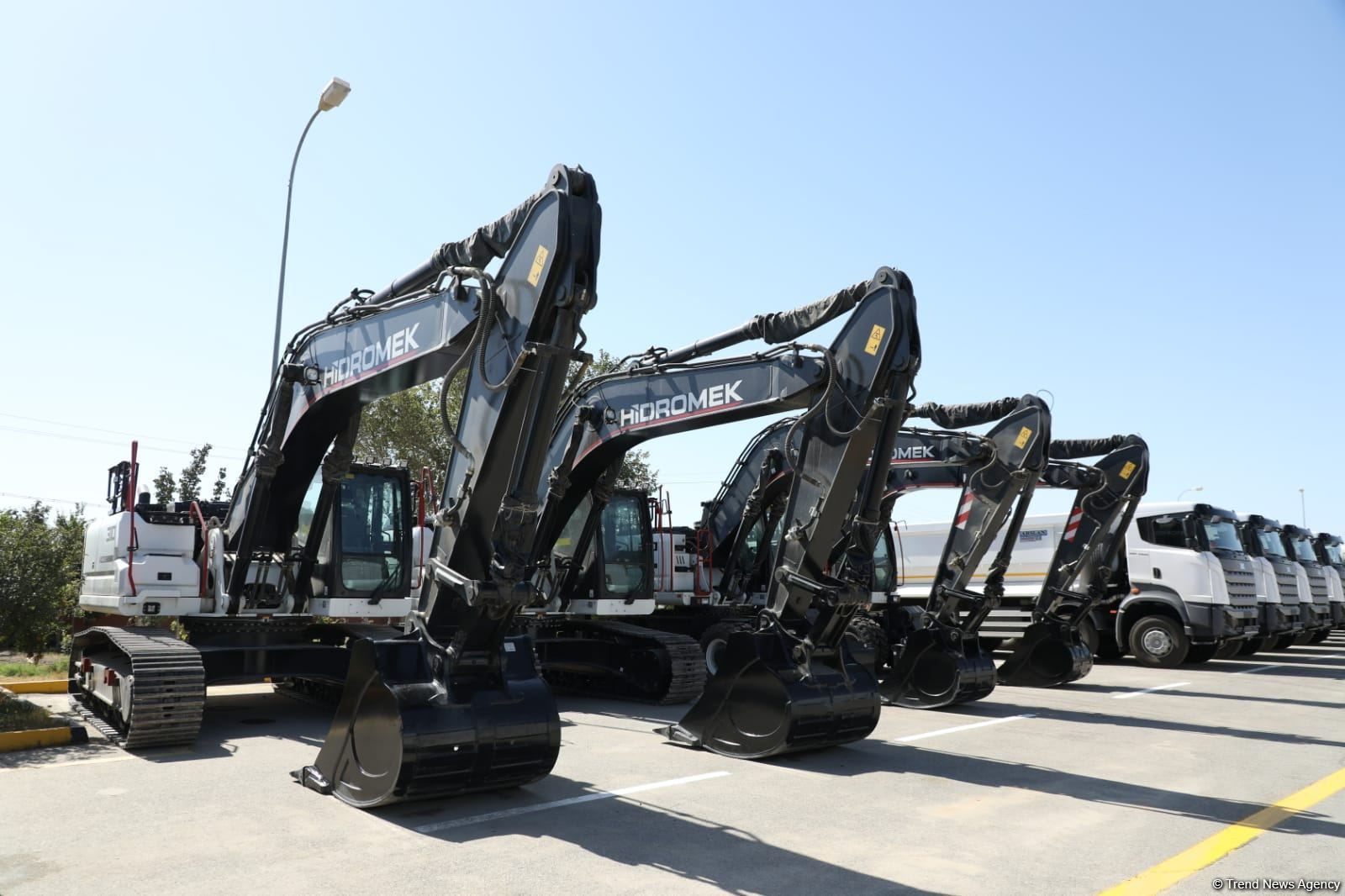 Qarabağ və Şərqi Zəngəzurda yol infrastrukturu üçün yeni maşın-mexanizmlər alınıb (FOTO)