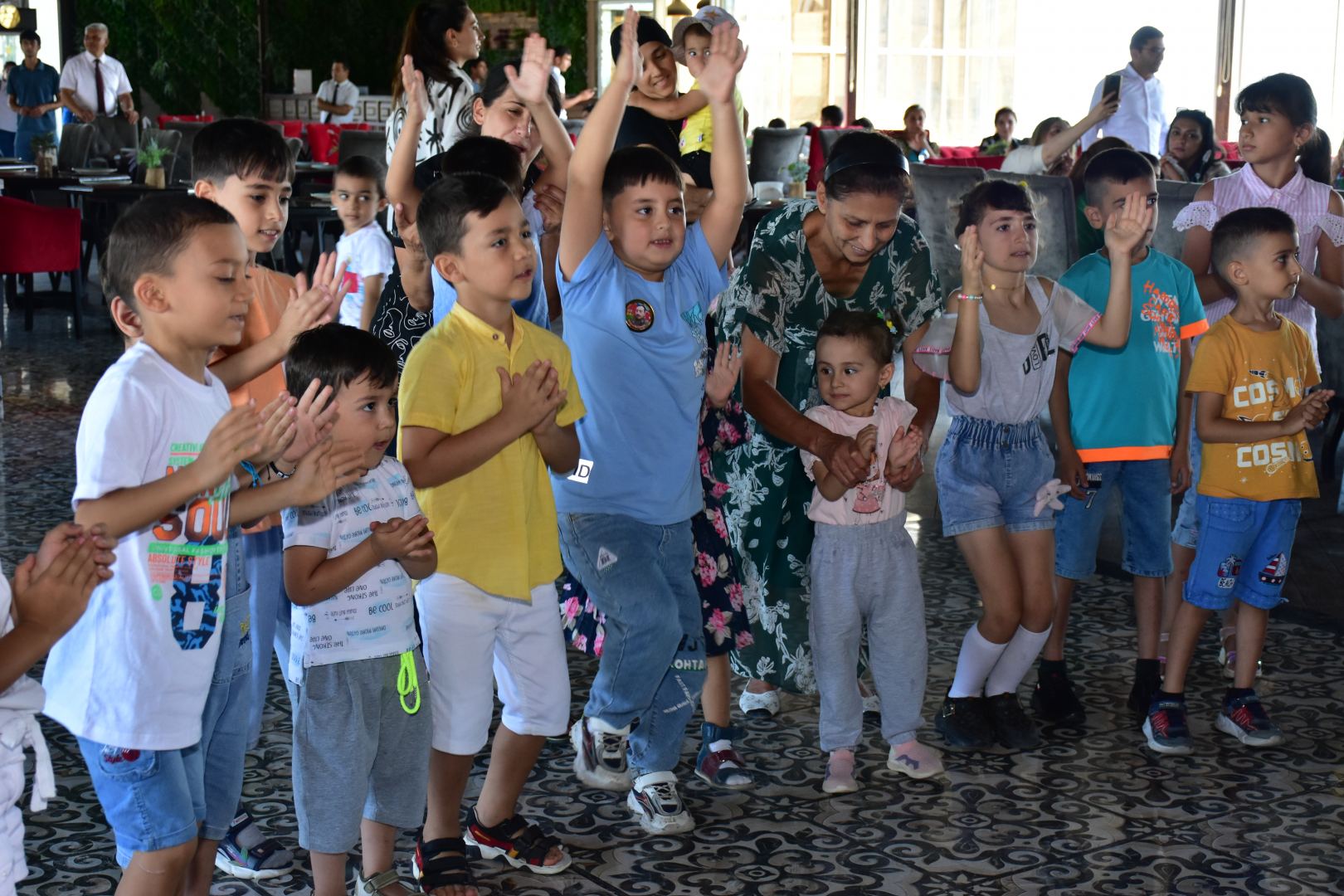 Heydər Əliyev Fondu uşaqlar üçün növbəti əyləncə tədbirləri təşkil edib (FOTO)