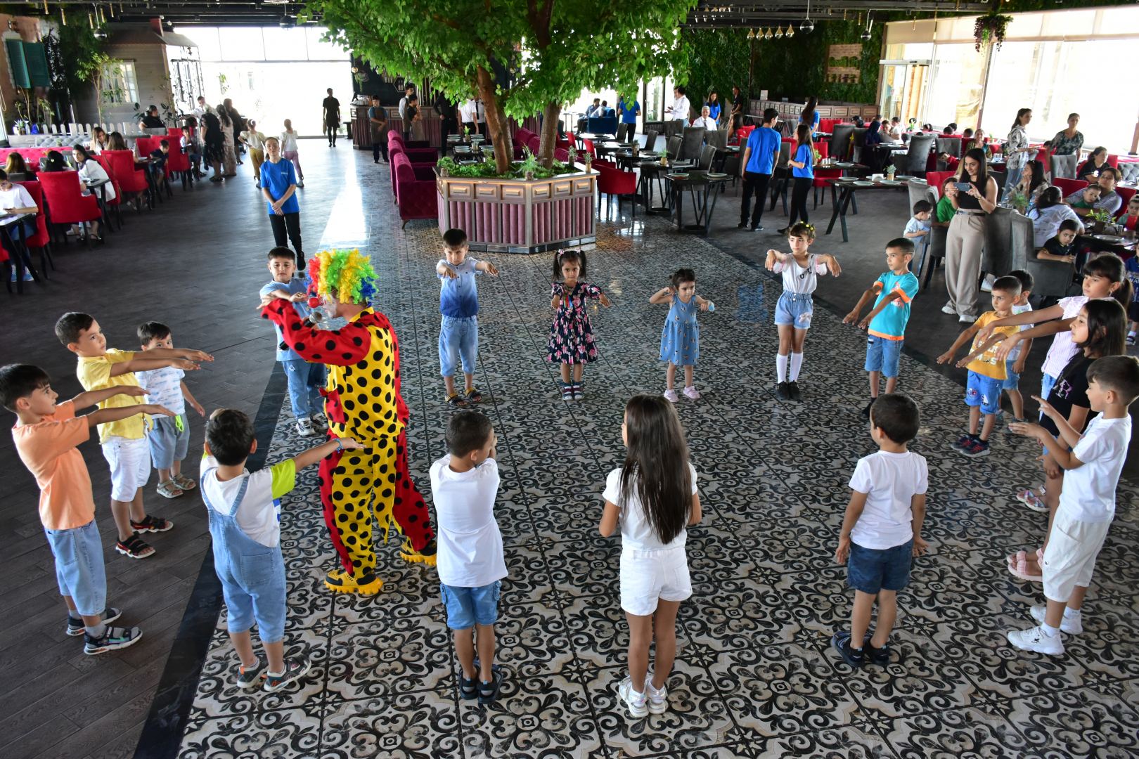 Heydər Əliyev Fondu uşaqlar üçün növbəti əyləncə tədbirləri təşkil edib (FOTO)