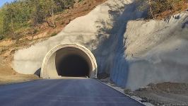 Diplomatlar Əhmədbəyli-Füzuli-Şuşa avtomobil yolu üzərində tikintisi başa çatmaqda olan tunelə baxış keçirib (FOTO)