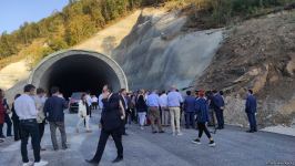 Diplomatlar Əhmədbəyli-Füzuli-Şuşa avtomobil yolu üzərində tikintisi başa çatmaqda olan tunelə baxış keçirib (FOTO)