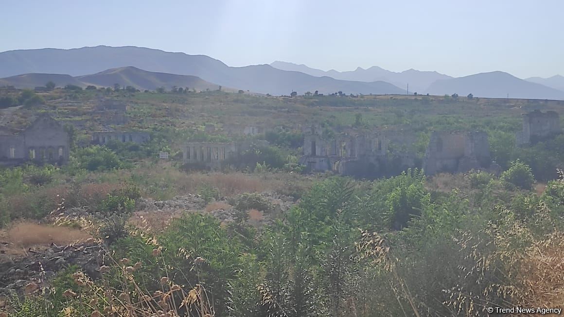 Diplomatik korpusun nümayəndələri Füzuli köhnə şəhər mərkəzinə baxış keçiriblər (FOTO)