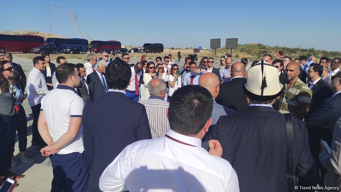 Diplomatik korpusun nümayəndələri Füzuli köhnə şəhər mərkəzinə baxış keçiriblər (FOTO)
