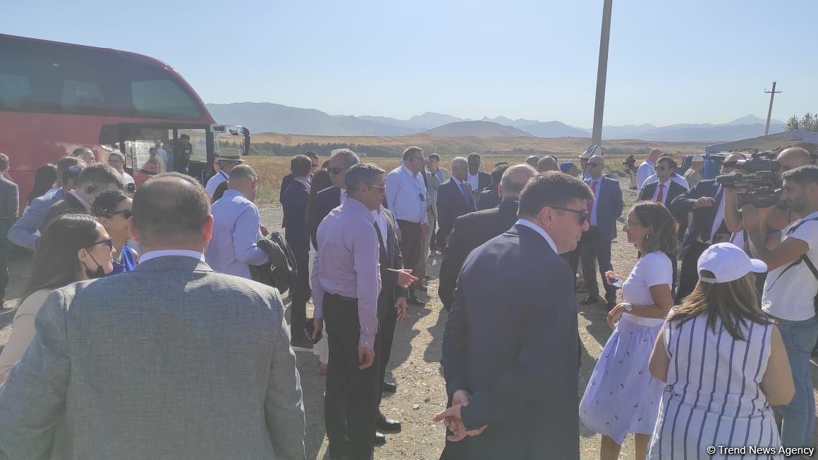 Diplomatlar Füzulidə minaların zərərsizləşdirilməsi prosesini izləyiblər (FOTO/VİDEO)