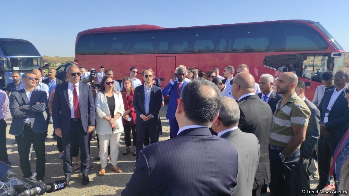 Diplomatlar Füzulidə minaların zərərsizləşdirilməsi prosesini izləyiblər (FOTO/VİDEO)