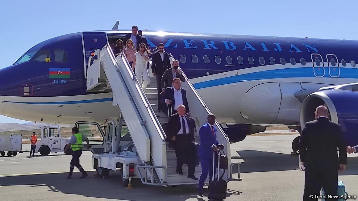 Azərbaycanda akkreditə olmuş diplomatik korpus və hərbi nümayəndələrin Şuşaya səfəri başlayıb (FOTO)