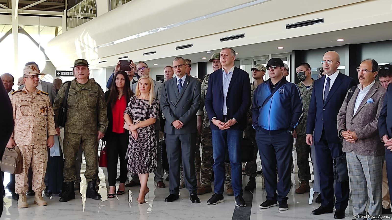 Azərbaycanda akkreditə olunmuş diplomatik korpus və hərbi nümayəndələrin Şuşaya səfəri başlayıb (FOTO)