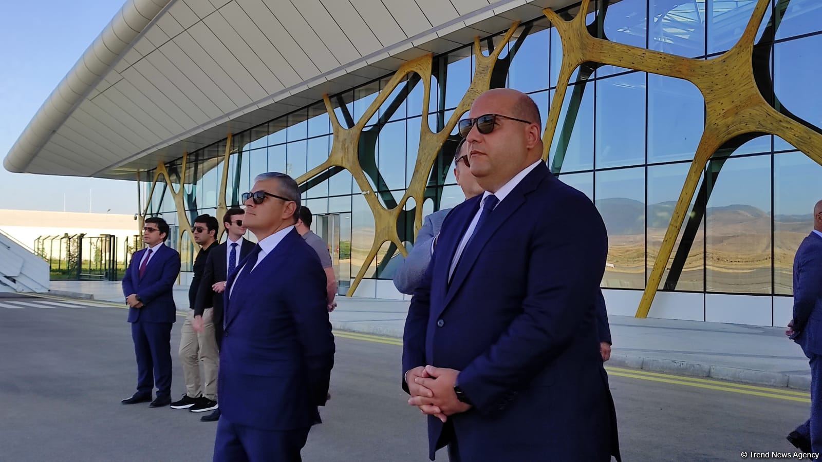 Azərbaycanda akkreditə olunmuş diplomatik korpus və hərbi nümayəndələrin Şuşaya səfəri başlayıb (FOTO)