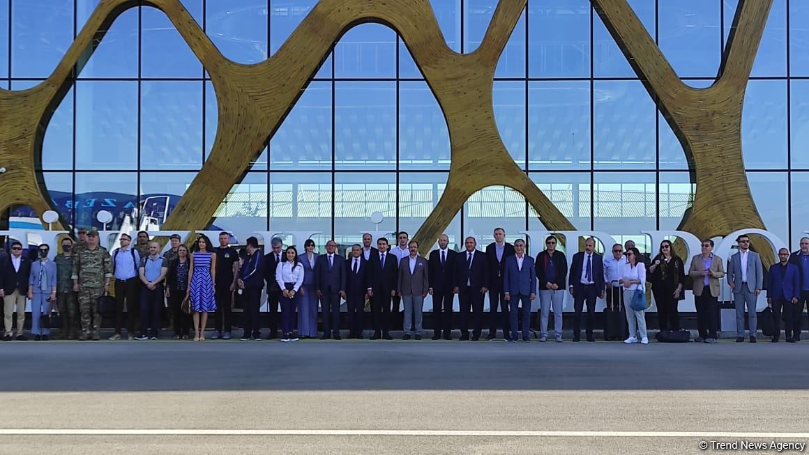 Azərbaycanda akkreditə olunmuş diplomatik korpus və hərbi nümayəndələrin Şuşaya səfəri başlayıb (FOTO)