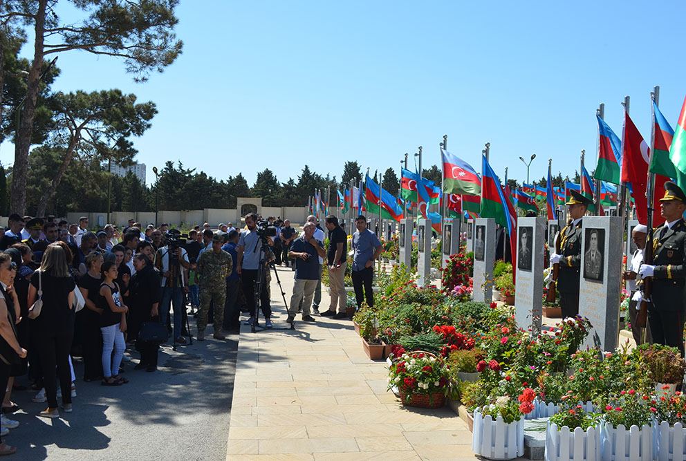 Vətən Müharibəsi Qəhrəmanı Anar Əliyevin anım mərasimi keçirilib (FOTO)