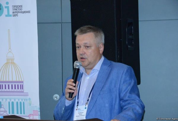 Sankt-Peterburq və Bakı şəhərləri arasında turist axını dinamik şəkildə artır