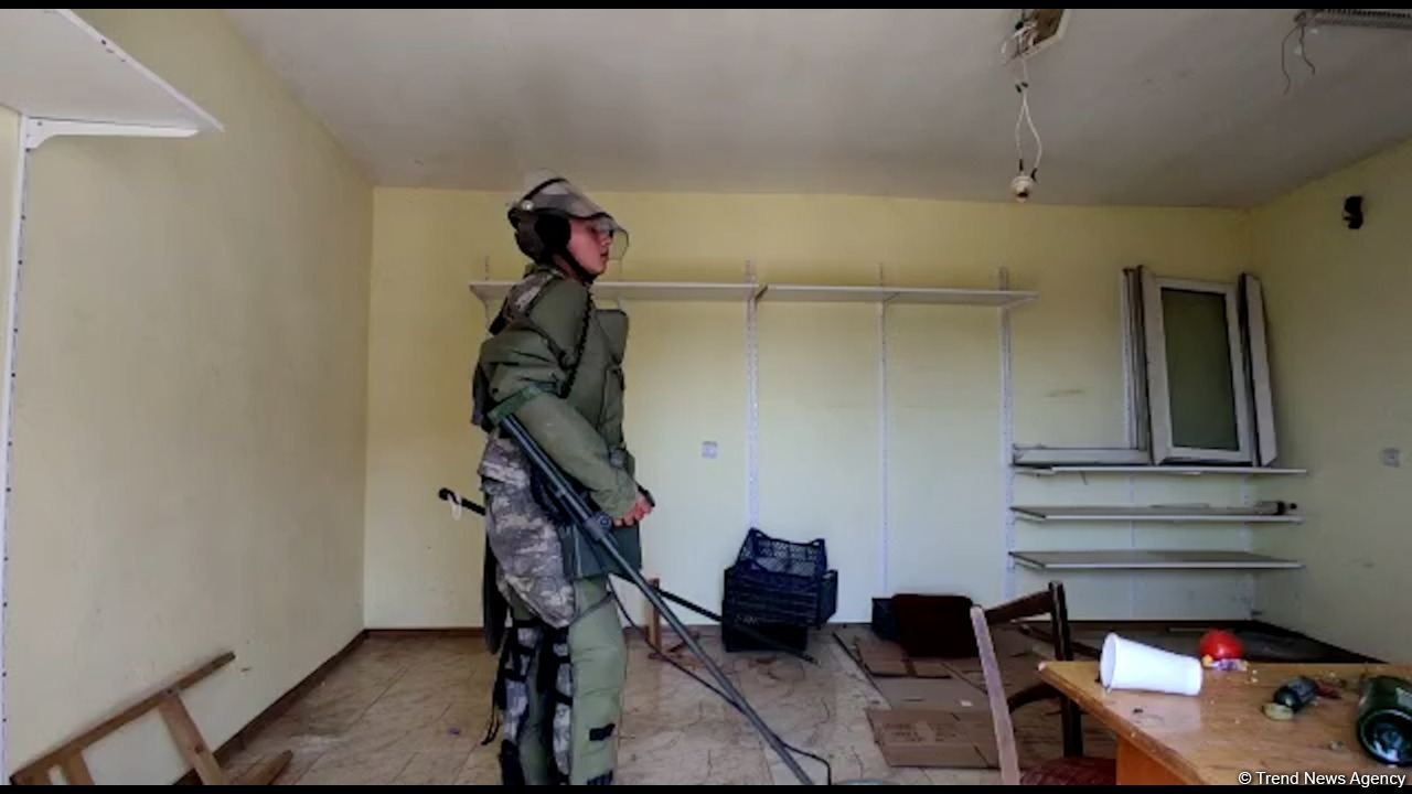 Azərbaycan hərbçiləri Laçında xidmət aparır, ərazilər minalardan təmizlənir (FOTO/VİDEO)