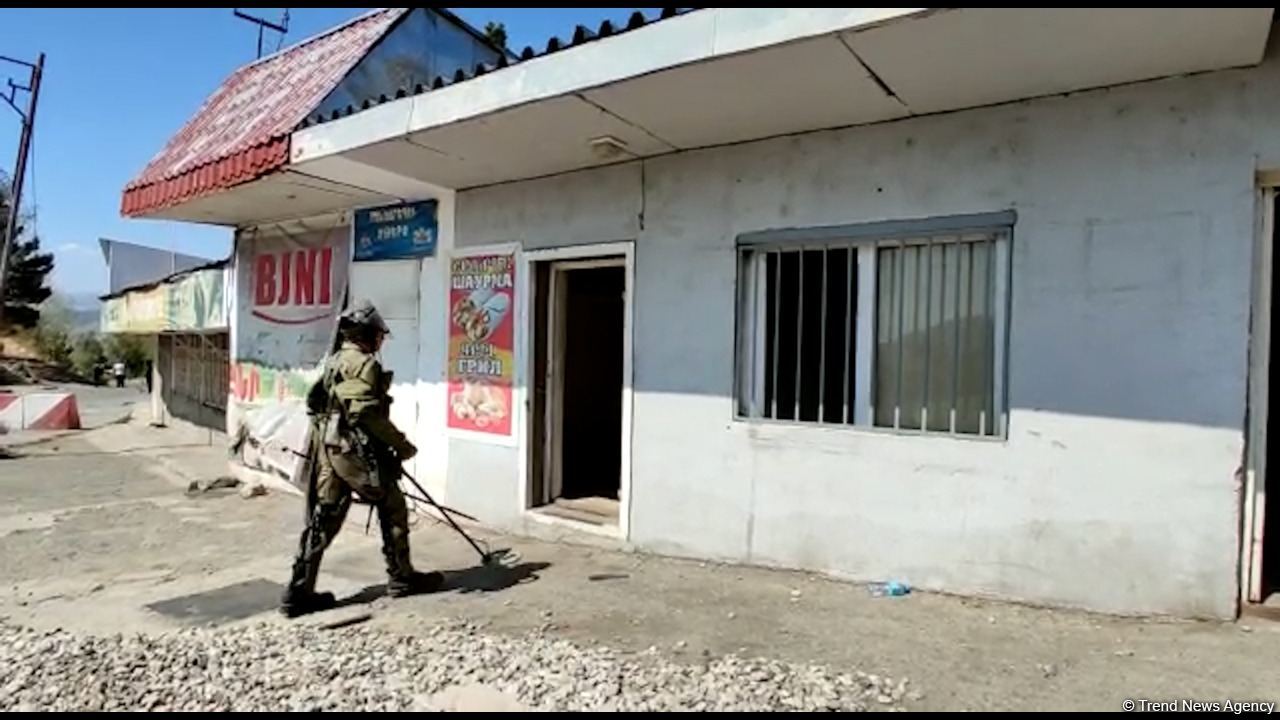 Azərbaycan hərbçiləri Laçında xidmət aparır, ərazilər minalardan təmizlənir (FOTO/VİDEO)
