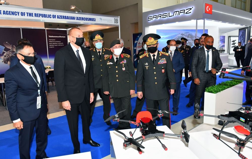 Prezident İlham Əliyev 4-cü “ADEX” və 13-cü “Securex Caspian” sərgiləri ilə tanış olub (FOTO/VİDEO) (YENİLƏNİB)