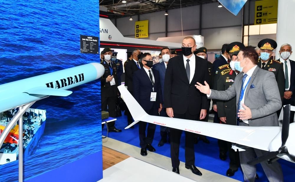 Prezident İlham Əliyev 4-cü “ADEX” və 13-cü “Securex Caspian” sərgiləri ilə tanış olub (FOTO/VİDEO) (YENİLƏNİB)