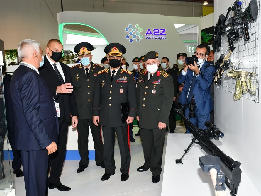 Prezident İlham Əliyev 4-cü “ADEX” və 13-cü “Securex Caspian” sərgiləri ilə tanış olub (FOTO/VİDEO) (YENİLƏNİB)