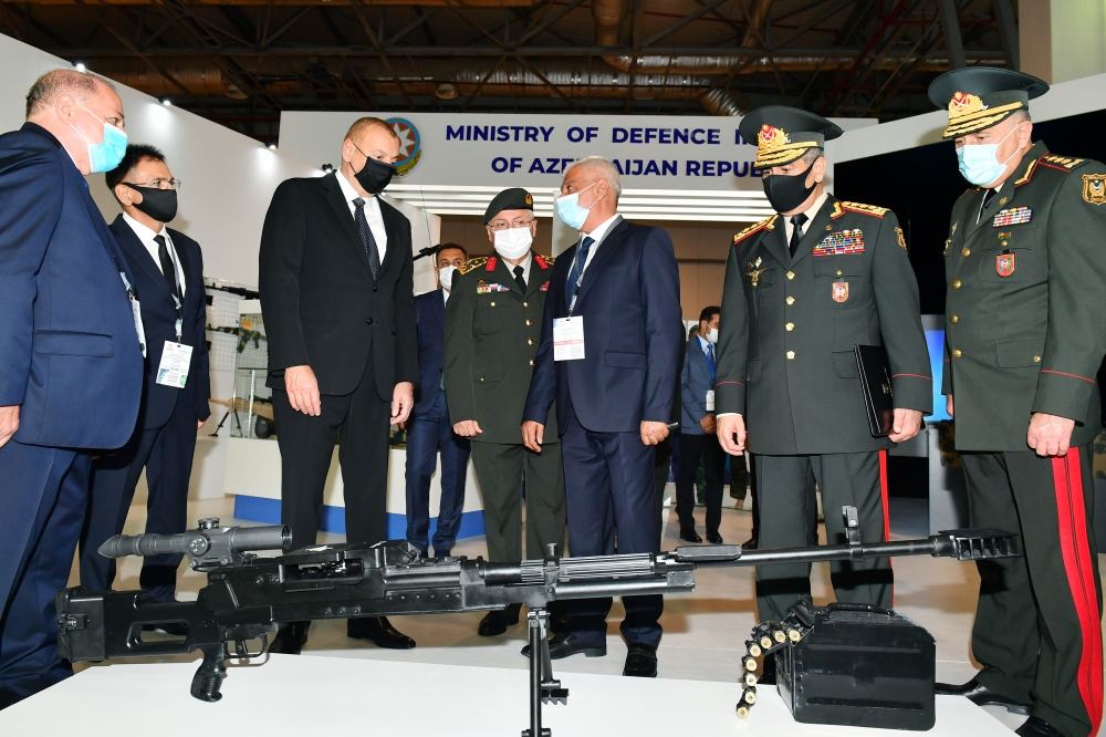 Prezident İlham Əliyev 4-cü “ADEX” və 13-cü “Securex Caspian” sərgiləri ilə tanış olub (FOTO/VİDEO) (YENİLƏNİB)