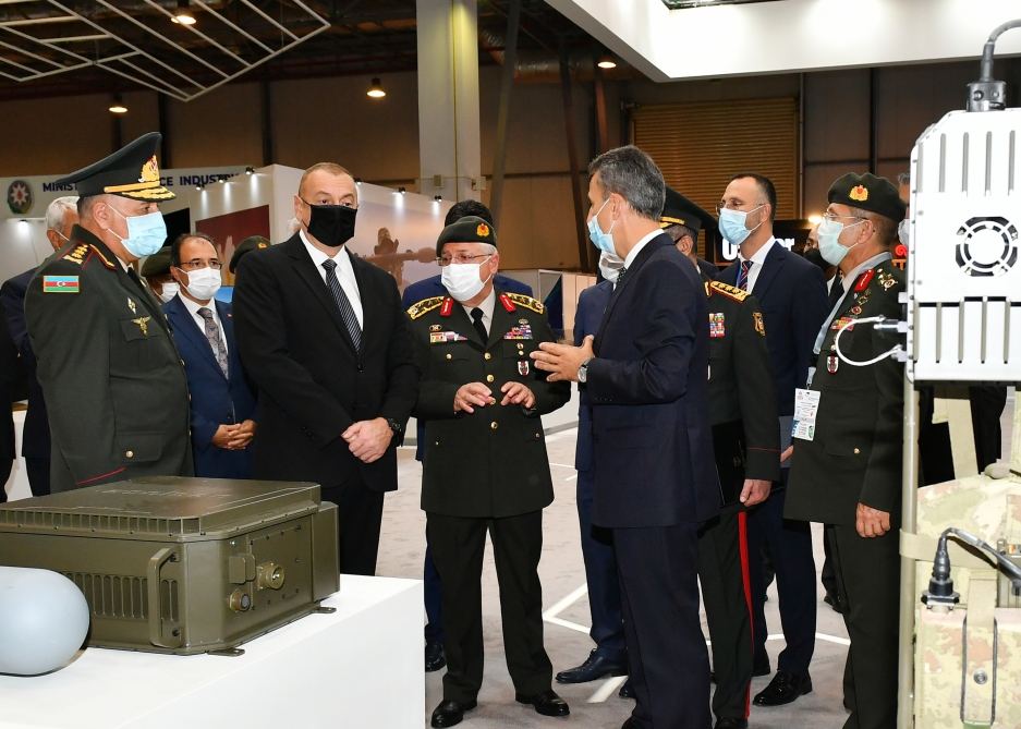 Prezident İlham Əliyev 4-cü “ADEX” və 13-cü “Securex Caspian” sərgiləri ilə tanış olub (FOTO/VİDEO) (YENİLƏNİB)