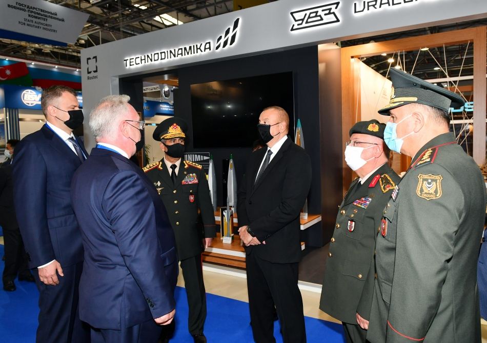 Prezident İlham Əliyev 4-cü “ADEX” və 13-cü “Securex Caspian” sərgiləri ilə tanış olub (FOTO/VİDEO) (YENİLƏNİB)