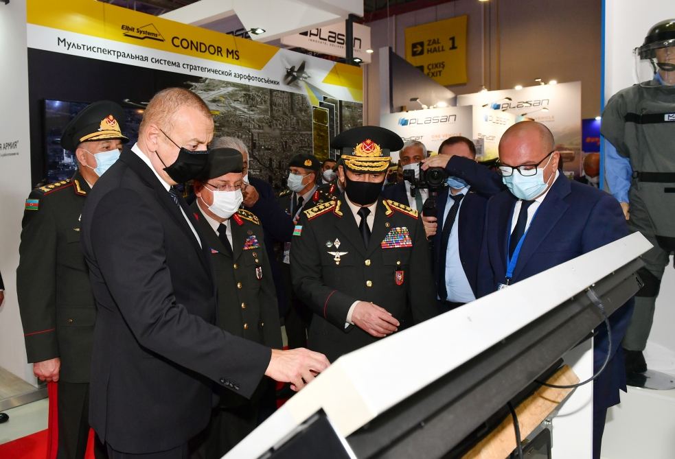 Prezident İlham Əliyev 4-cü “ADEX” və 13-cü “Securex Caspian” sərgiləri ilə tanış olub (FOTO/VİDEO) (YENİLƏNİB)
