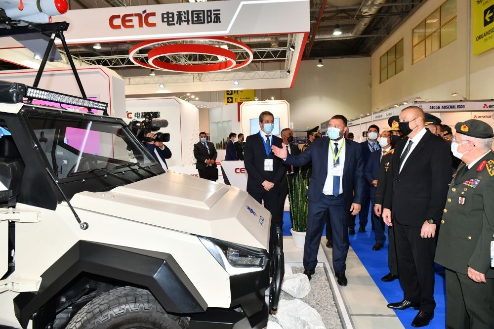 Prezident İlham Əliyev 4-cü “ADEX” və 13-cü “Securex Caspian” sərgiləri ilə tanış olub (FOTO/VİDEO) (YENİLƏNİB)