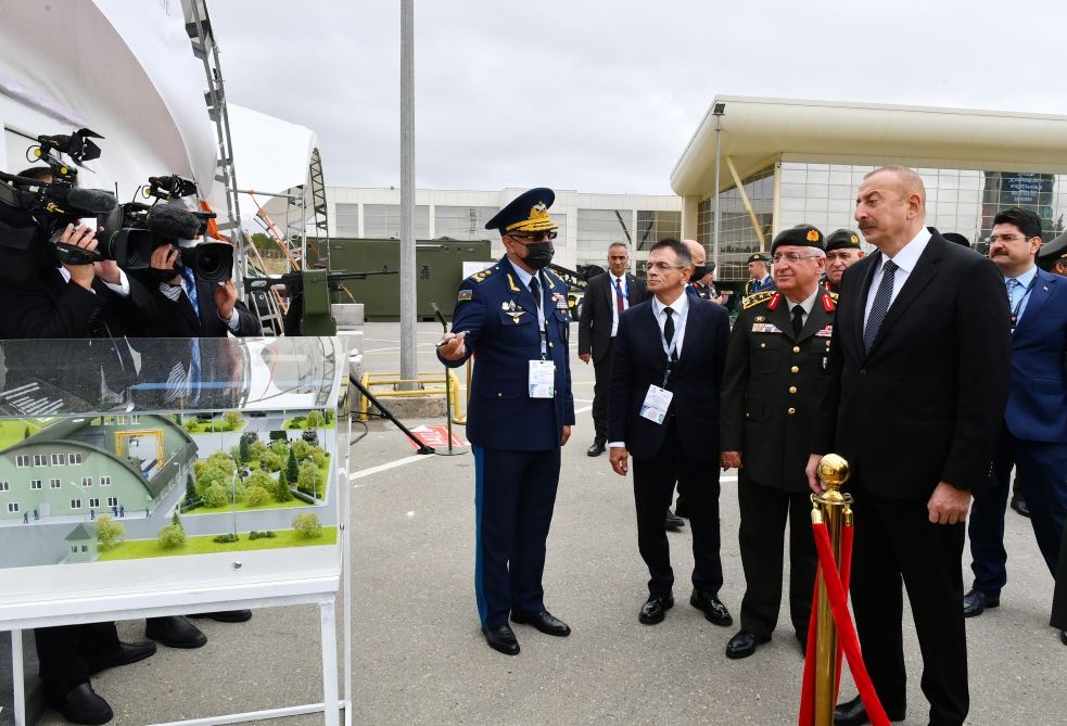 Prezident İlham Əliyev 4-cü “ADEX” və 13-cü “Securex Caspian” sərgiləri ilə tanış olub (FOTO/VİDEO) (YENİLƏNİB)