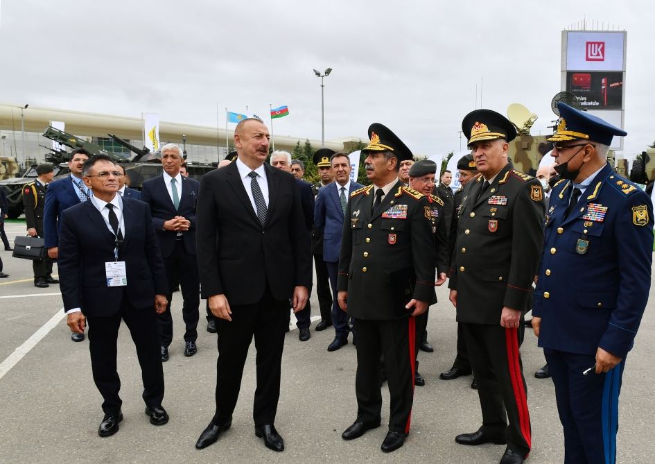 Prezident İlham Əliyev 4-cü “ADEX” və 13-cü “Securex Caspian” sərgiləri ilə tanış olub (FOTO/VİDEO) (YENİLƏNİB)