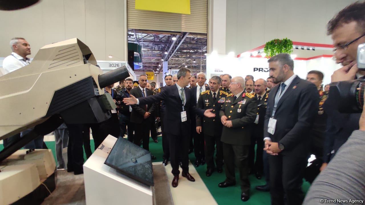 Zakir Həsənov və Yaşar Güler ADEX sərgisində olublar (FOTO)