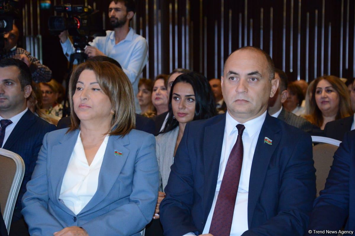 Bakı şəhəri təhsil işçilərinin sentyabr konfransı keçirilir (FOTO)