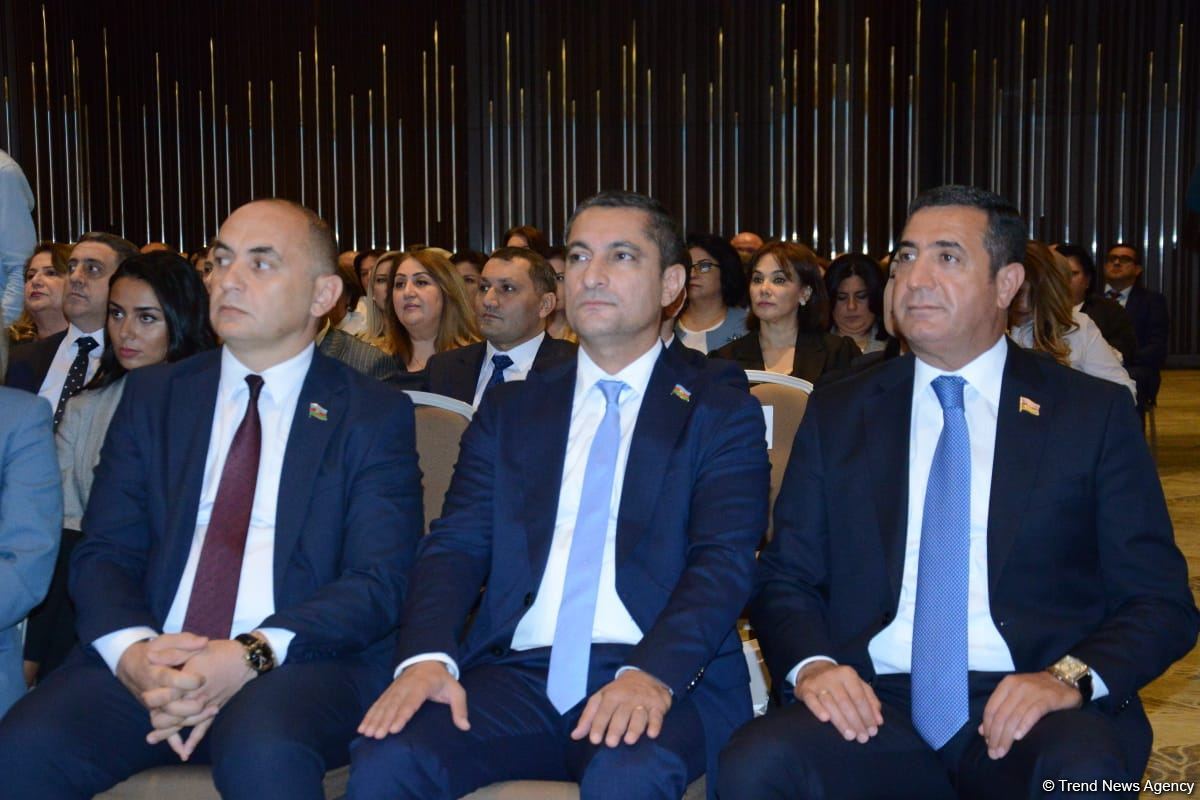 Bakı şəhəri təhsil işçilərinin sentyabr konfransı keçirilir (FOTO)