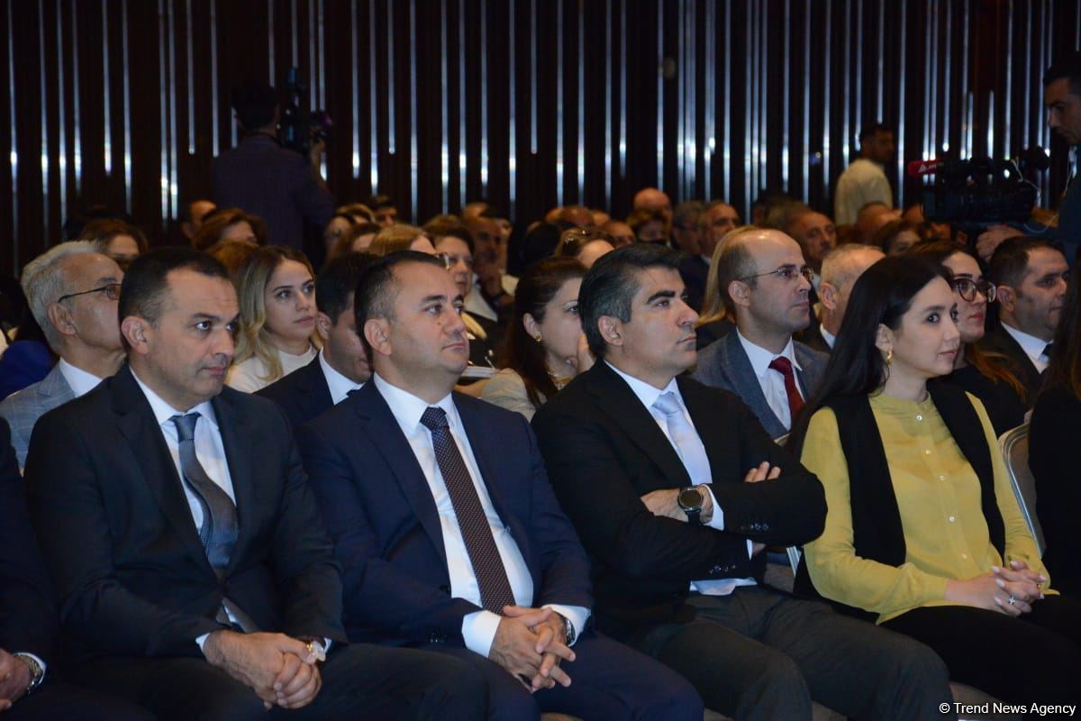Bakı şəhəri təhsil işçilərinin sentyabr konfransı keçirilir (FOTO)
