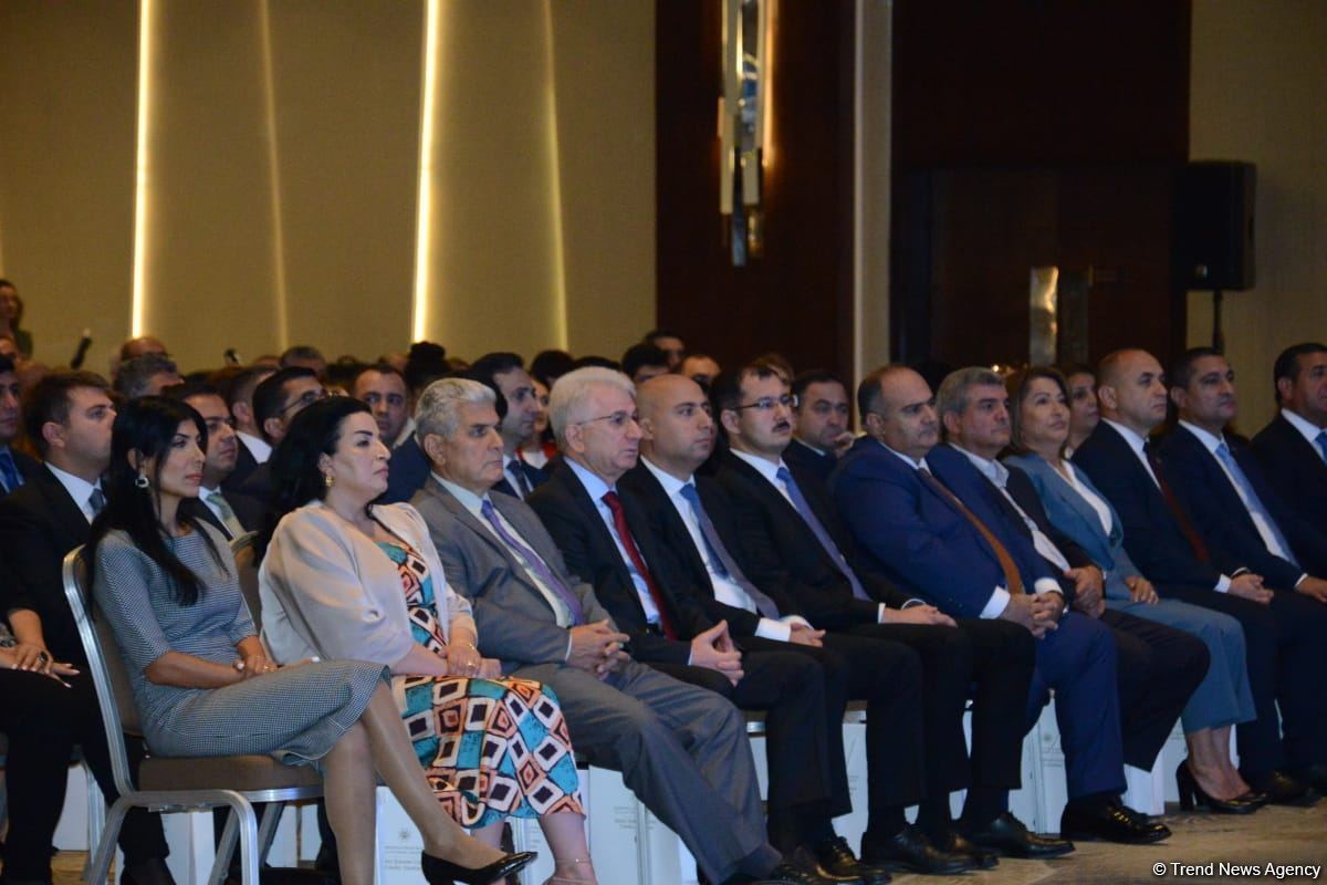 Bakı şəhəri təhsil işçilərinin sentyabr konfransı keçirilir (FOTO)