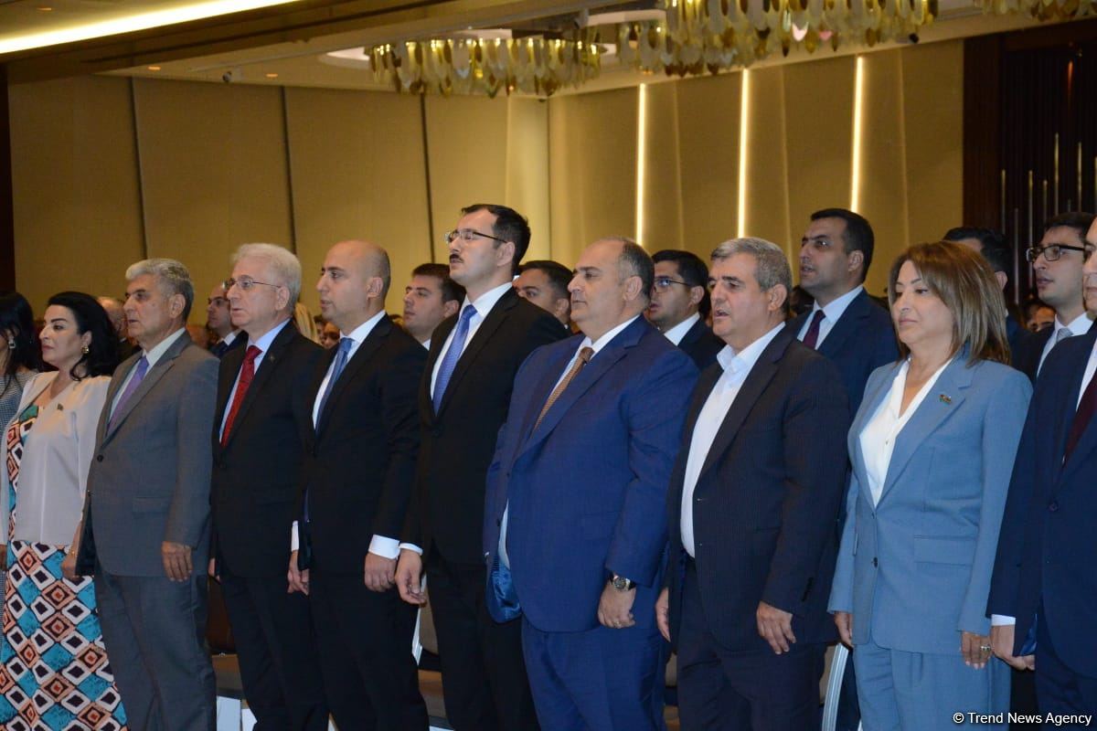 Bakı şəhəri təhsil işçilərinin sentyabr konfransı keçirilir (FOTO)