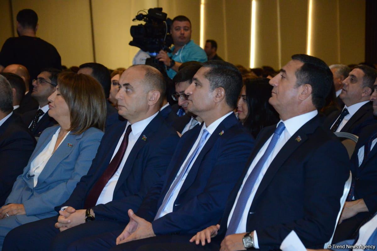 Bakı şəhəri təhsil işçilərinin sentyabr konfransı keçirilir (FOTO)